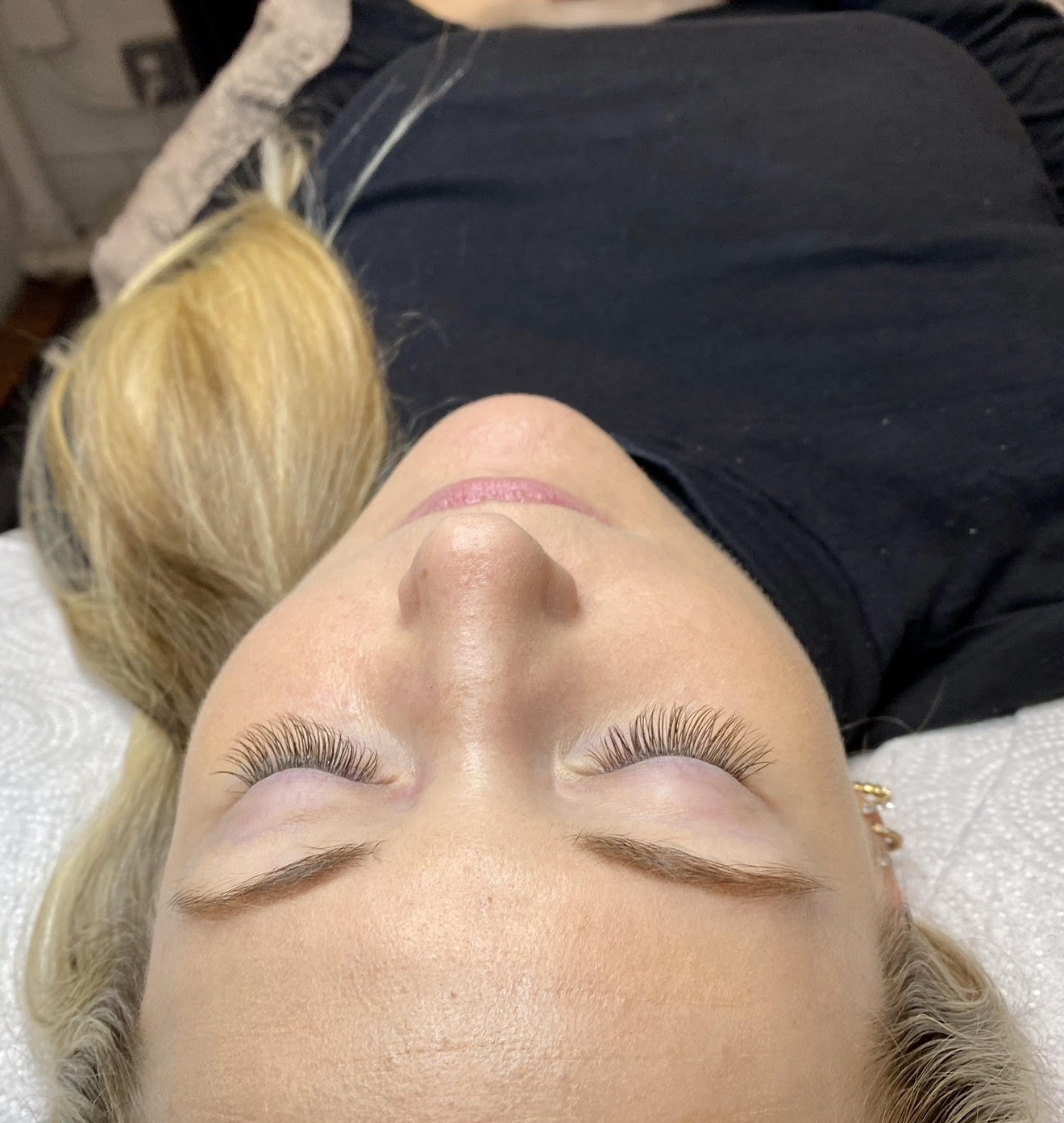 Natural full set of lash extensions